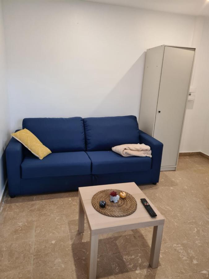 Studio Independant Et Bien Equipe Avec Veranda Commune Neuilly-sur-Marne Exteriör bild