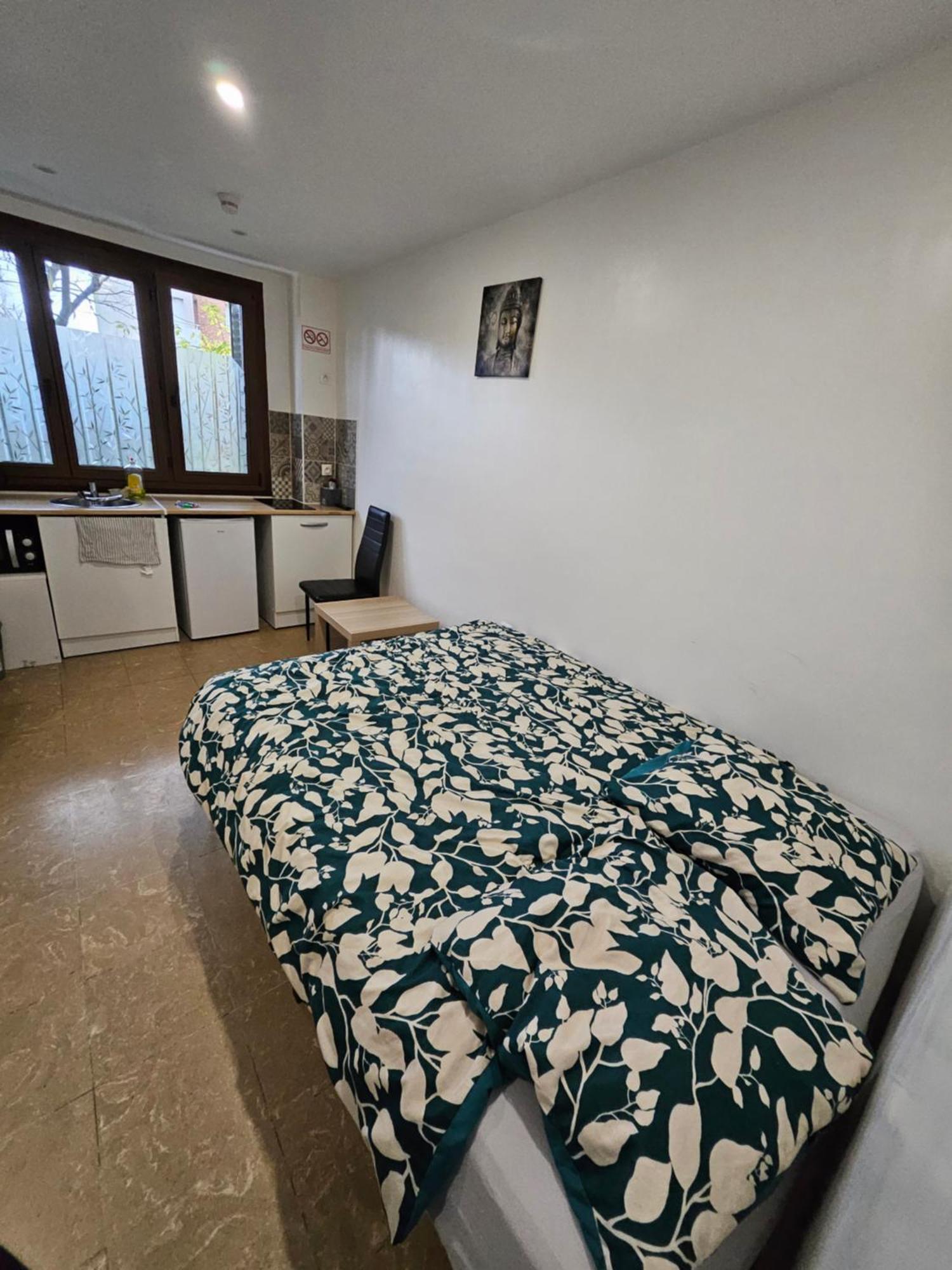 Studio Independant Et Bien Equipe Avec Veranda Commune Neuilly-sur-Marne Exteriör bild